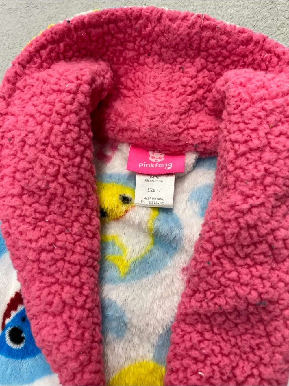 Pinkfong Baby Shark Bathrobe Toddler Girls Size 4T